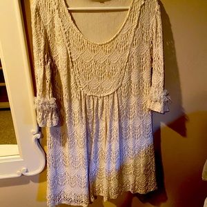 Lace scoop neck tunic